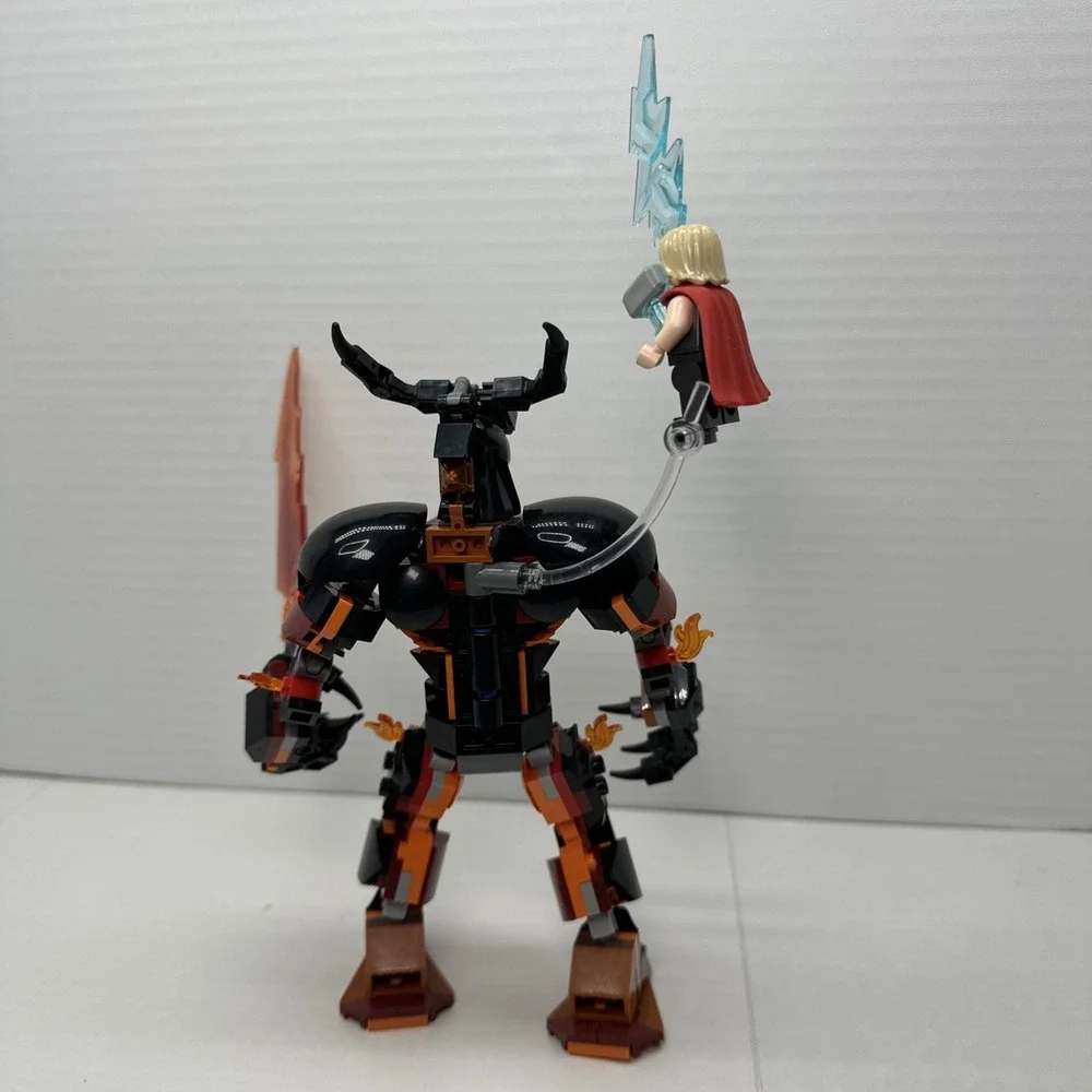 LEGO Super Heroes: Thor Vs. Surtur Construction Figure (76289) INCOMPLETE - Picture 8 of 16